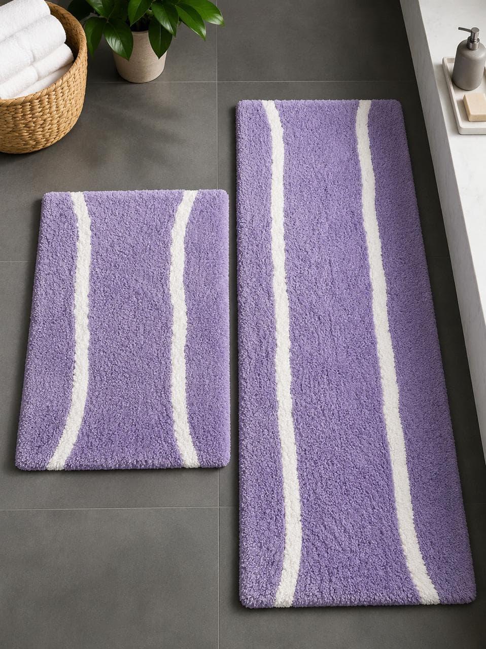 BATHMAT DOUBLE STRPIE LAVENDER AND WHITE